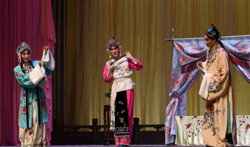 京剧中青年教师传承展演和教学展示在梅兰芳大剧院举行
