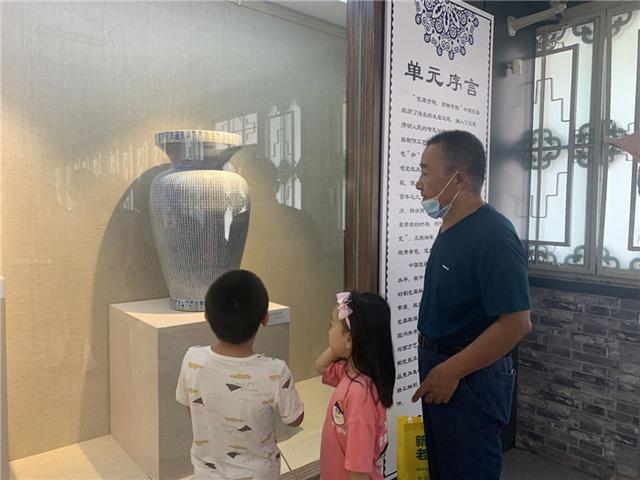 “从青花到炫彩”山西民间收藏精品瓷器展开幕(图7)